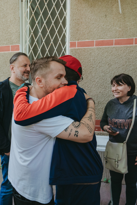 Fratele Juliei Roberts a ajuns pe șantierul viitoarei clinici de psihiatrie pediatrică de la Obregia. Eric Roberts și Codin Maticiuc, mesaj emoționant: „Trebuie să salvăm copiii”