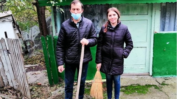 Ce s-a întâmplat pe străzile Bârladului când Vulpița și Viorel s-au întâlnit cu un fan! ”Pleacă, băi, handicapatule!” VIDEO