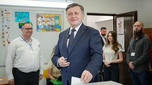 Crin Antonescu, prima reacție după ce a ieșit la egalitate cu Nicușor Dan. De ce se teme după afișarea primului exit poll