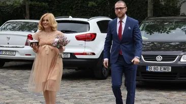 Simona Gherghe, prima imagine cu fiica ei: ”E în strângerea asta de mână o lume întreagă”