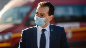 Premierul Orban a rămas fără mască fix în timpul ședinței de guvern! A încercat să, dar… VIDEO