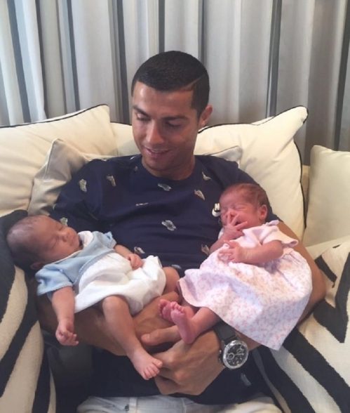 Cristiano Ronaldo vrea şapte copii:”Pentru mine, o viaţă fără copii nu înseamnă nimic…“