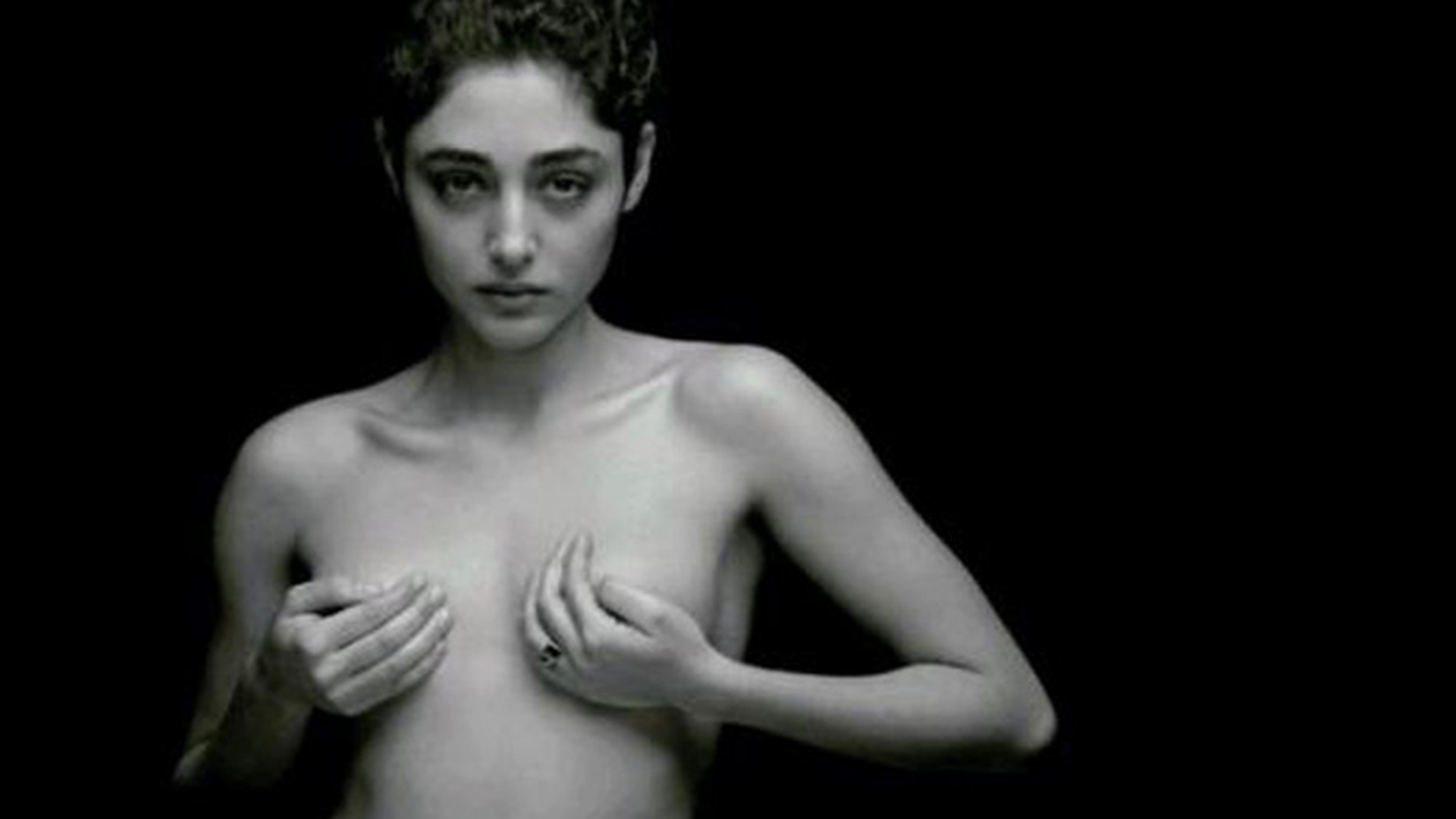Pictorialul care a facut-o pe aceasta actrita o paria in tara ei! Golshifteh Farahani nu mai are voie in tara-mama!