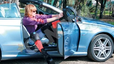 Roxana Ciuhulescu a sarit din masini la kangoo-jumping