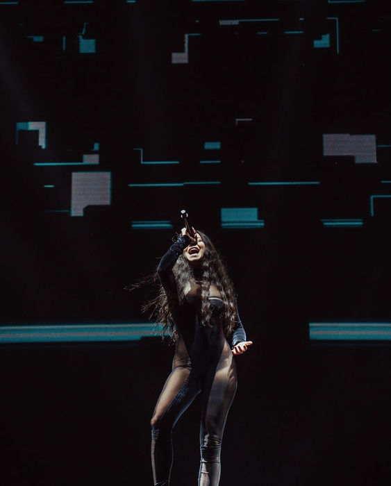 Inna, apariţie provocatoare la ultimul său concert. Artista i-a lăsat pe fani fără cuvinte!
