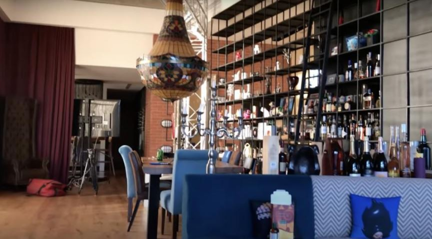 Cum arată penthouse-ul de 1,4 milioane de euro al Deliei Matache. Se întinde pe două etaje și are piscină proprie