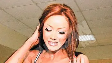 Bianca Dragusanu si Gina Pistol s-au dezbracat la comanda