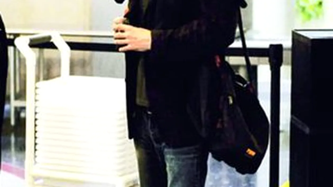 Keanu Reeves Ca un boschetar, la aeroport