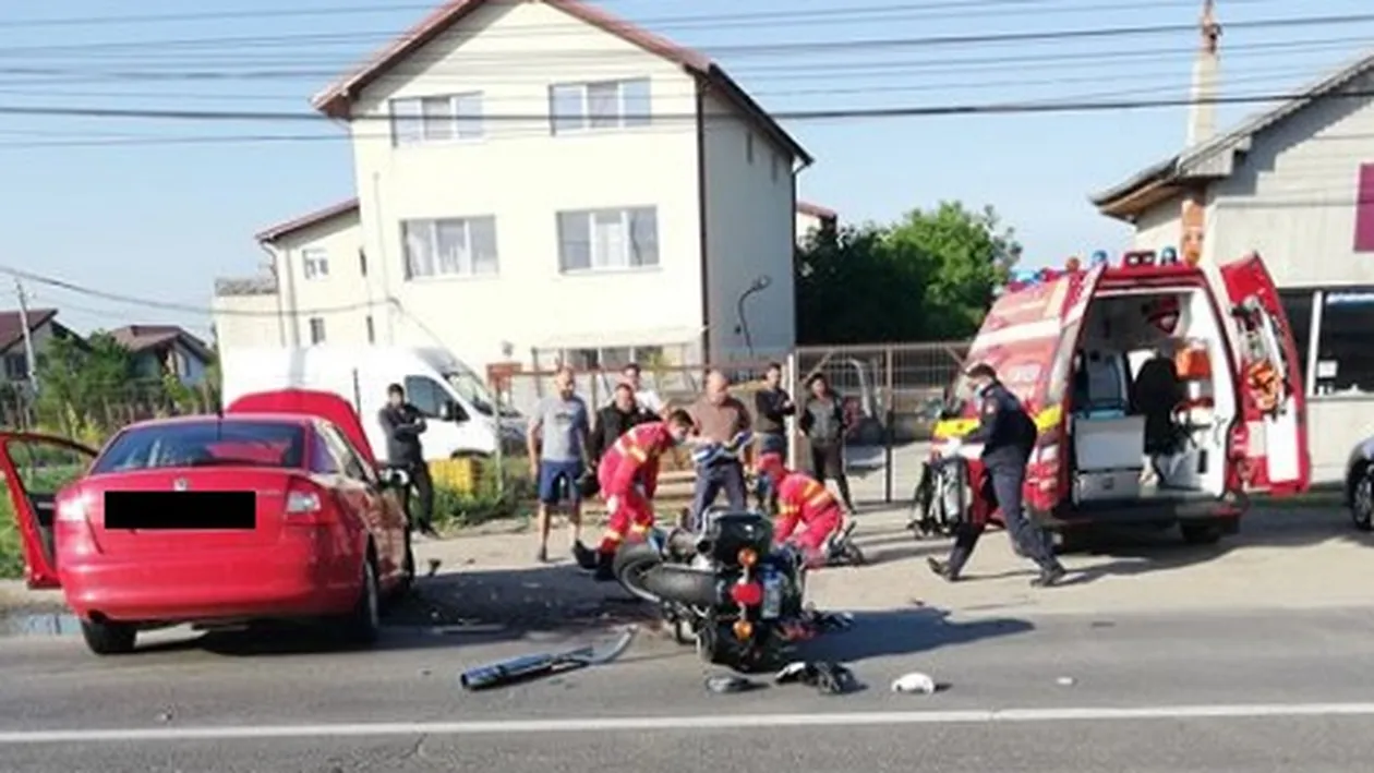 Grav accident pe DN1. Un motociclist a fost lovit în plin de un autoturism