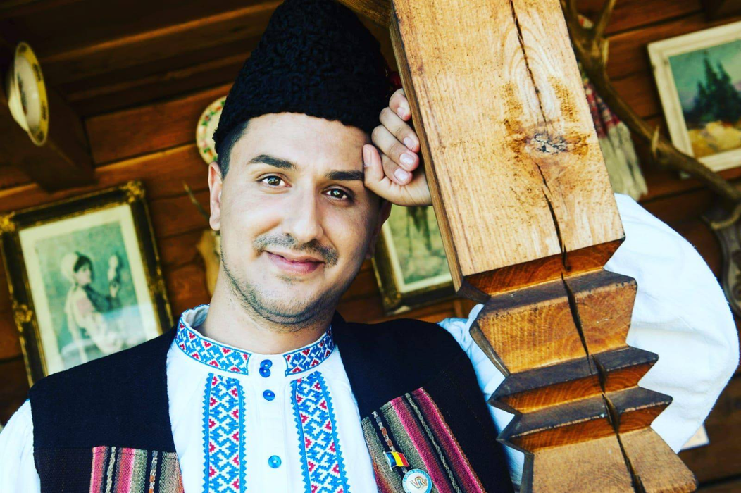 Adrian Bojan, un artist apreciat în Sânnicolau Român
