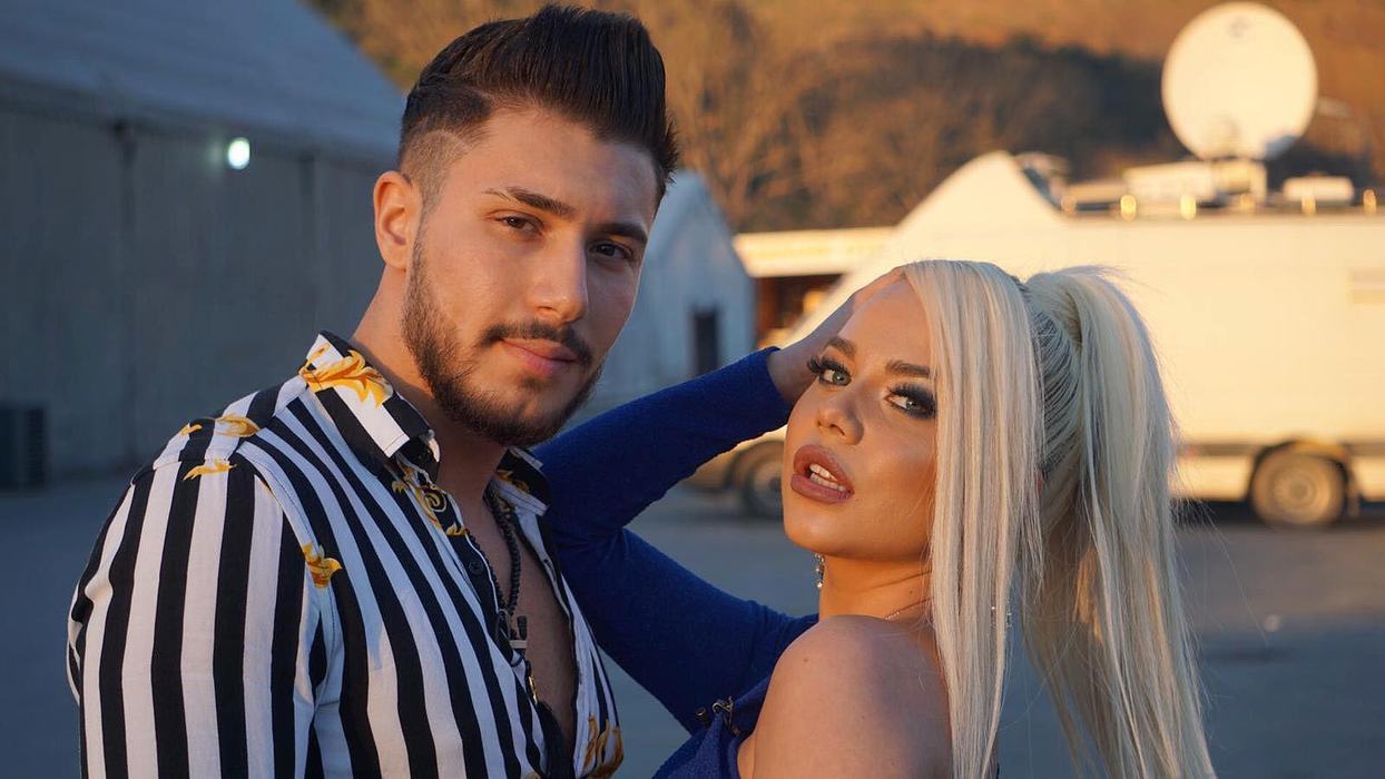 Philip și "mini-Barbie" s-au îndrăgostit în culisele show-ului de la Kanal D
