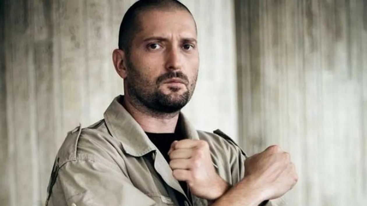 Cheloo l-a facut praf pe concurentul gay. Din nou. Vezi ce cuvinte grele i-a aruncat de data asta baiatului homosexual