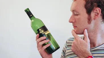 Secretele care te vor ajuta sa nu te imbeti si iti vor garanta o dimineata excelenta dupa petrecerea de Revelion!