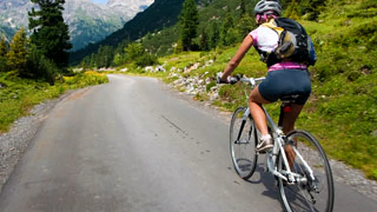 Doi tineri din Mures vor sa parcurga pe biciclete 31.000 de kilometri, intr-o expeditie prin Europa