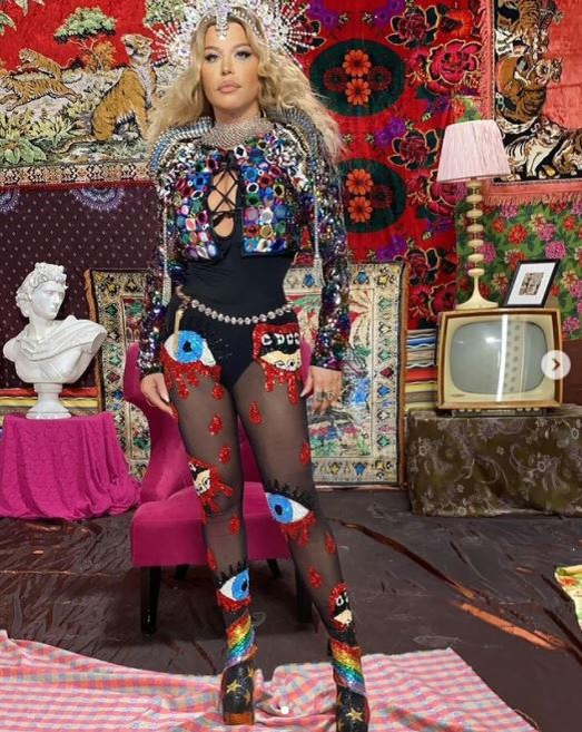 Loredana Groza, melodii senzaționale alături de 10 dintre cei mai apreciați maneliști! Florin Salam și Vali Vijelie, printre artiștii pe care Costi Ioniță i-a convins să colaboreze | VIDEO