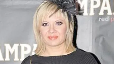 Catinca Roman, cu sanii la vedere! Ipostaze fierbinti, alaturi de mai multi tineri misteriosi! Vezi cum arata dupa ce a slabit