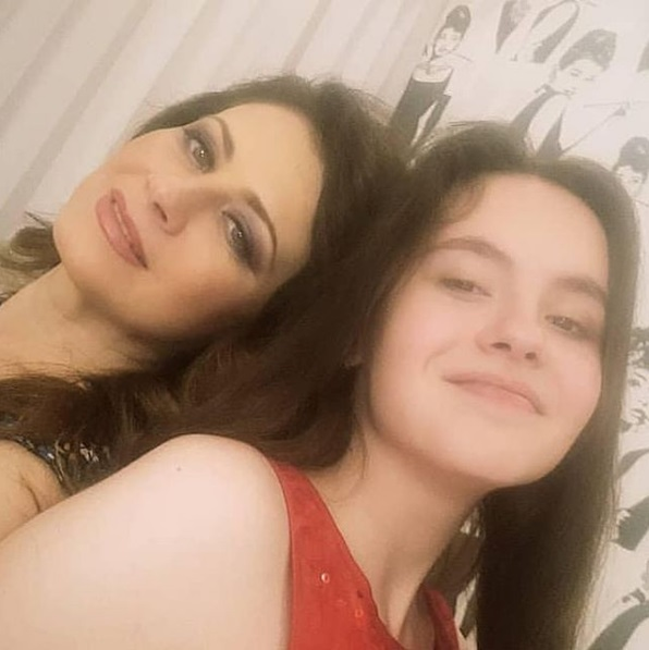 Corina Dănilă, o mamă foarte mândră! Fiica ei a obținut note excelente la Evaluarea Națională 2018
