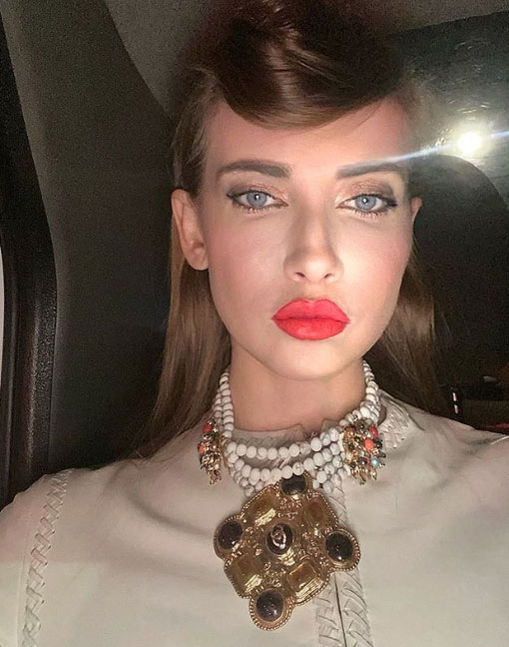 Iulia Albu își caută bonă. Iată care sunt condițiile impuse de vedetă: ”De preferat să fie cu…”