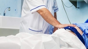 Au distrus-o medicii?! O femeie din Stalina îi acuză că au tratat-o pentru un cancer inexistent. Acum, nu-şi mai poate folosi mâna