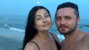 Tavi Clonda a pozat-o pe Gabriela Cristea în costum de plajă! Pritenii au observat detaliul şi au reacţionat imediat: ”Vara asta ai mâncat pentru încă trei veri la rând!”