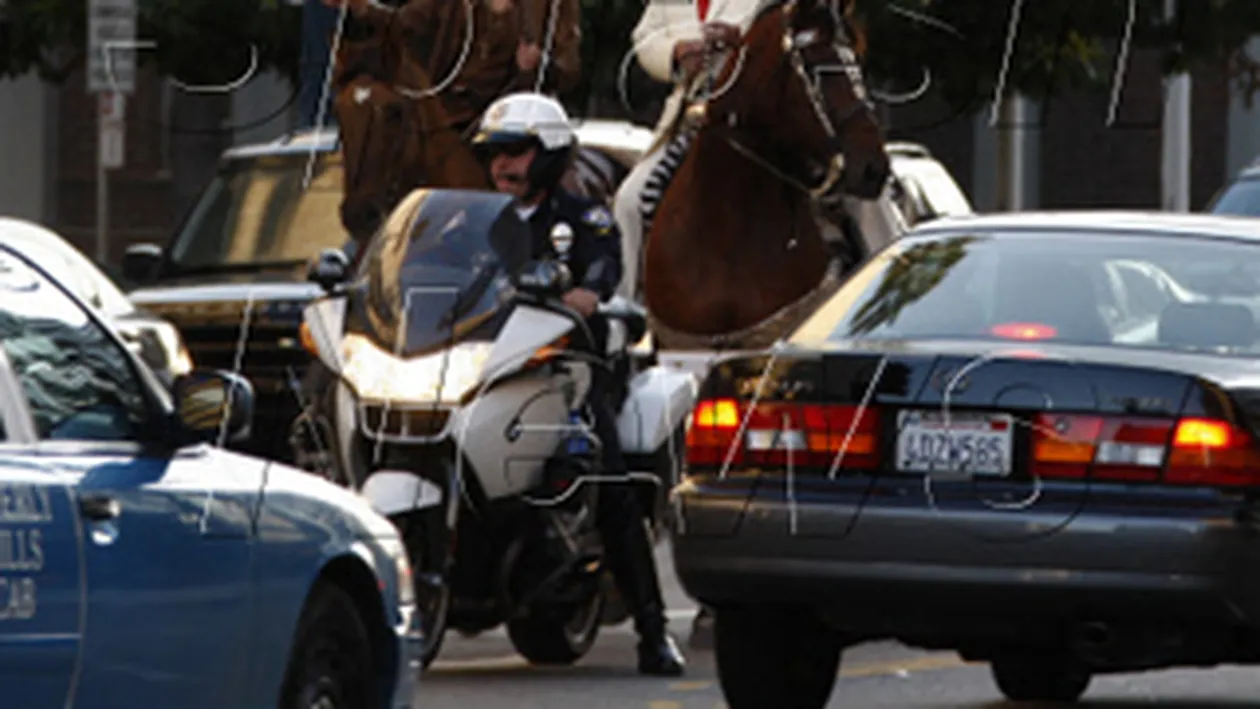 JR si Sue Ellen s-au plimbat cu calul prin Beverly Hills