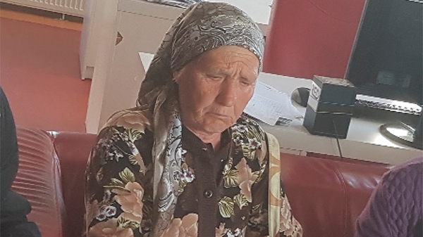 UPDATE. Cea mai nouă metodă de escrocherie. Zeci de țărani din Vaslui, păcăliți de o gașcă de "șmecheri" din București: "Au venit cu o masină, au spus că sunt de la Enel și mi-au cerut să le aduc o.." Reacția Enel