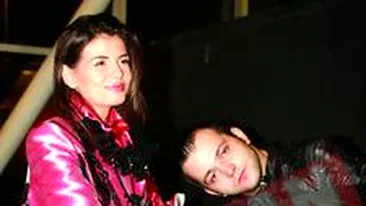 Moni, desculta la mall