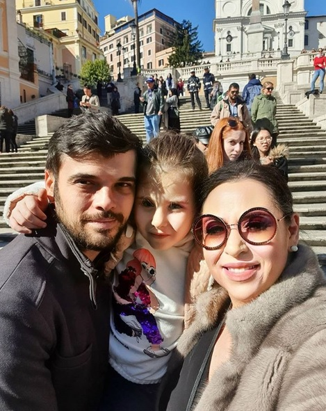 Oana Roman, mesaj dur pentru cei care au criticat-o după ce a plecat în Italia: ”Nu renunț la vacanțe! Nu mă las antrenată în nebunia asta”