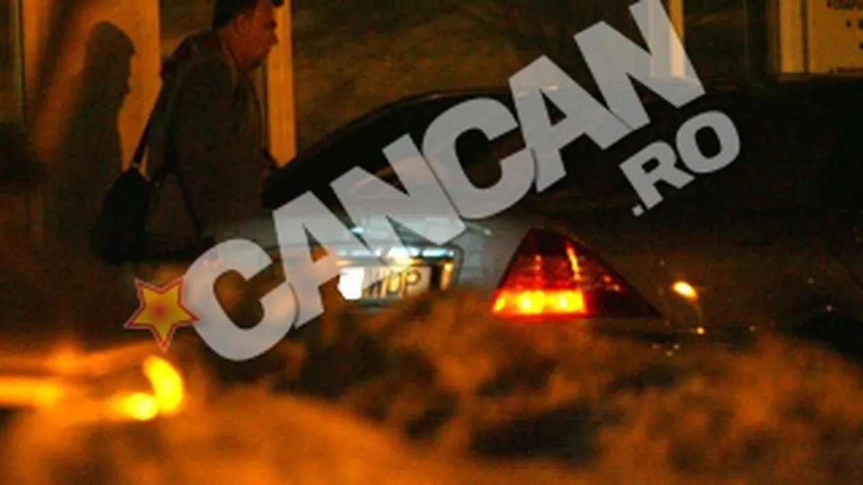 Adrian Enache nu se hotaraste cu cine vrea sa locuiasca. Vizita nocturna la fosta sotie!