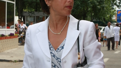 Copos va face leoarca perna cand isi va auzi sotia cum a raspuns la intrebarea "Care este secretul unei casnicii perfecte?"