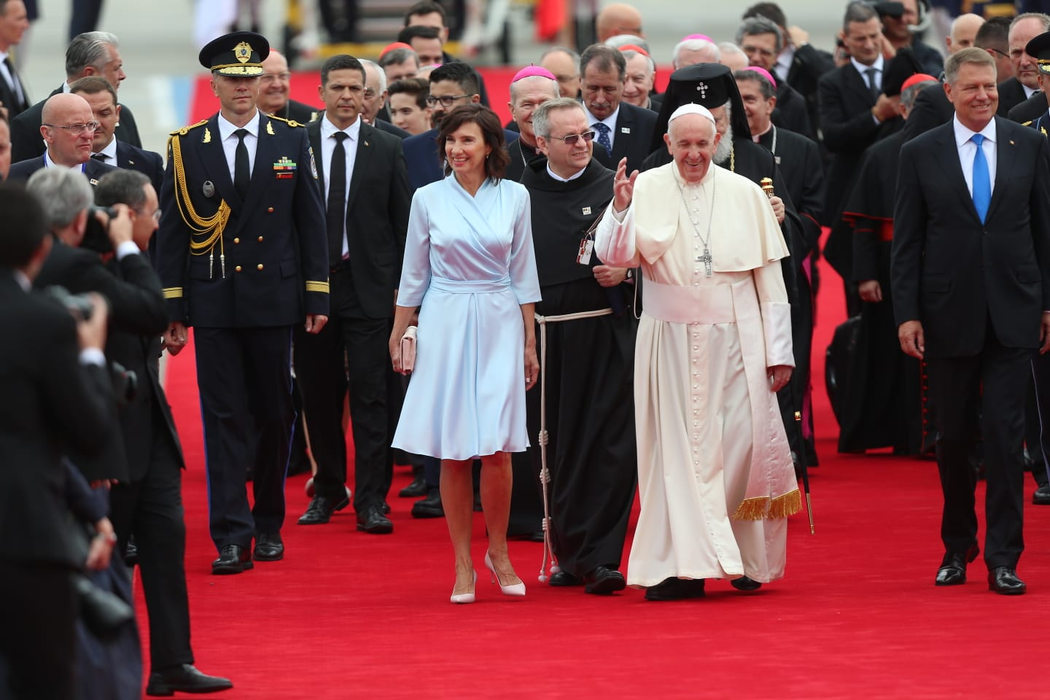 Papa Francisc este în România! Imagini super-exclusive + informații în premieră