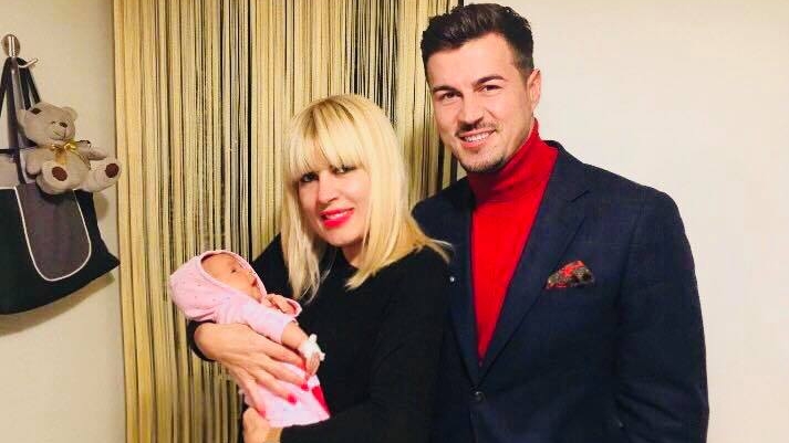 Adrian Alexandrov, logodnicul Elenei Udrea, îi simte lipsa blondinei: „Mi-e dor de ea. Nu e ușor!”