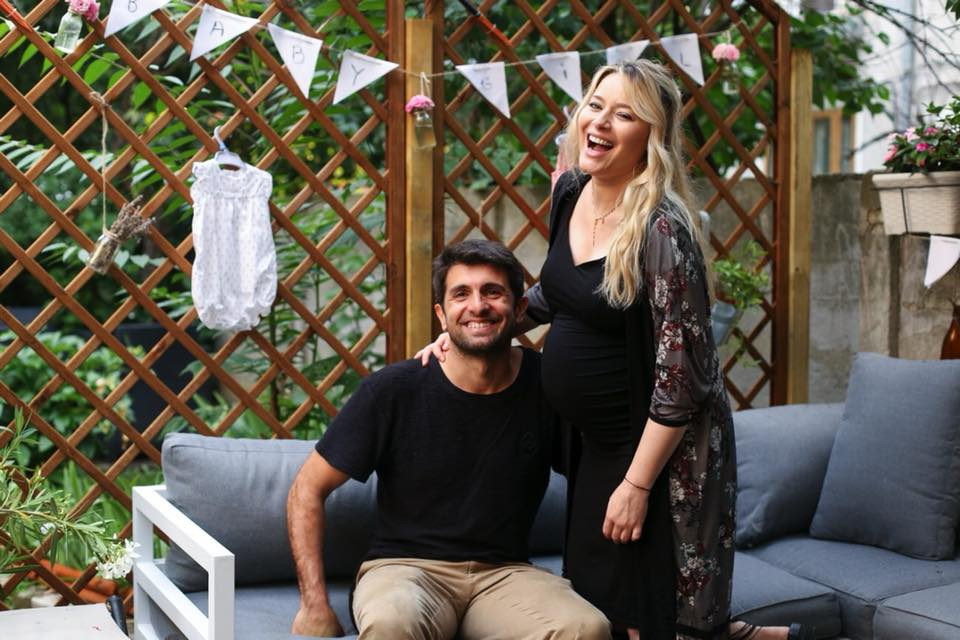 Gafă uluitoare făcută de prietenul Laurei Cosoi, după ce blondina a născut: „Sunt convins că Smiley va fi un tată model”