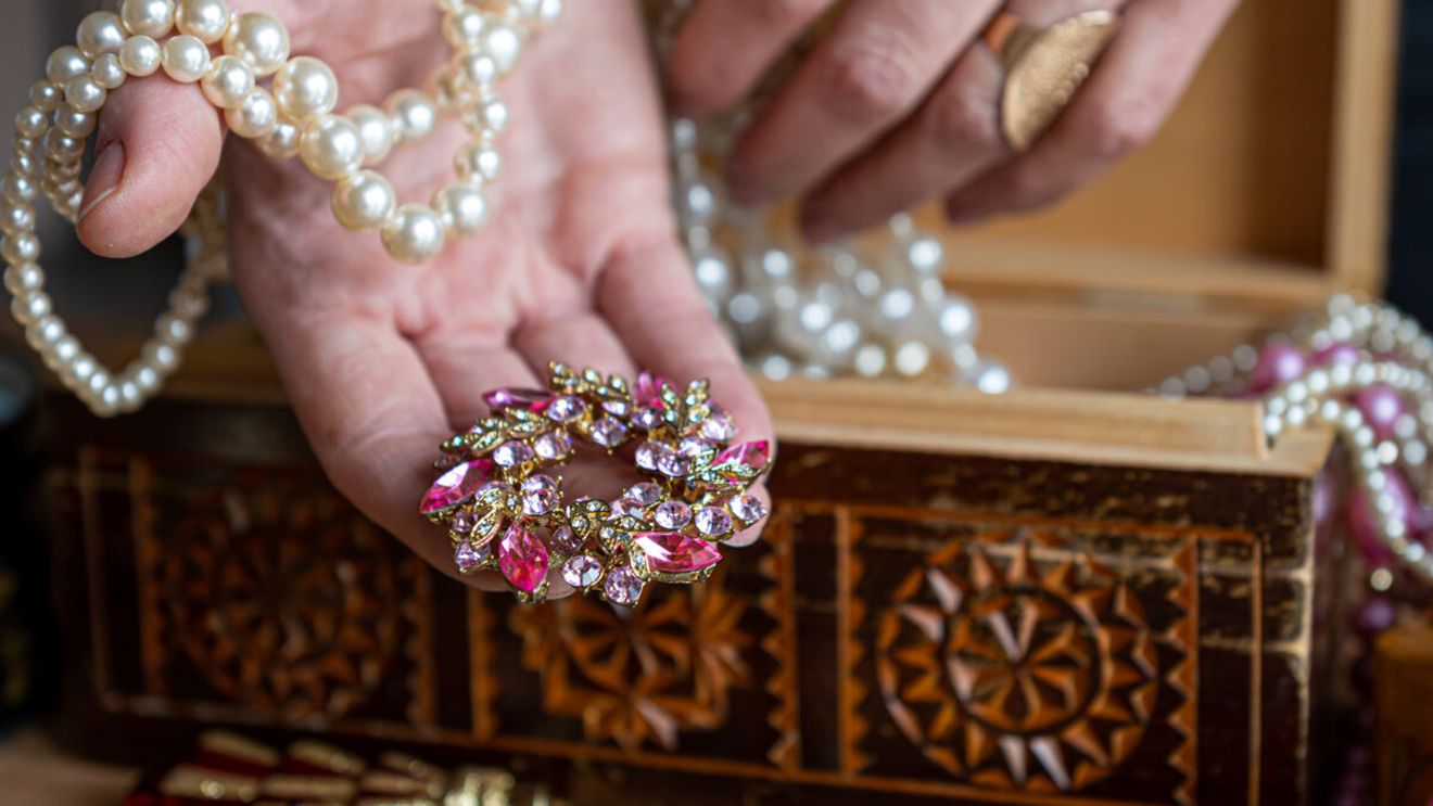 De la Împărăteasa Eugénie la Regina Victoria și Ecaterina a Rusiei: comorile regale care dau fiori Parisului