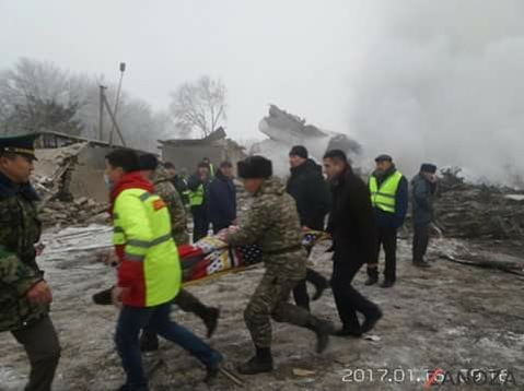 Avion cargo al Turkish Airlines s-a prăbuşit peste case!