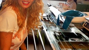 Andreea Banica nu isi mai permite sa manance la un restaurant elegant? Uite cum a ajuns la "impinge tava"!