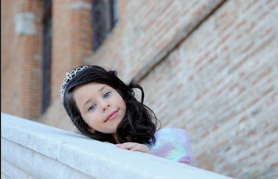 Cu cine seamănă mai mult fiica Andreei Marin și a lui Ștefan Bănică! Violeta are 12 ani și ochii ei sunt albaștri