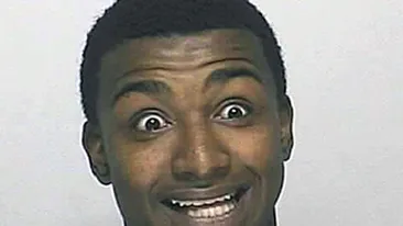 A inghitit un plic cu cocaina sub ochii politistilor