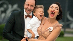 ANDRA a făcut anunţul, în direct, la emisiunea lui MĂRUŢĂ: „Nunta va fi în America“