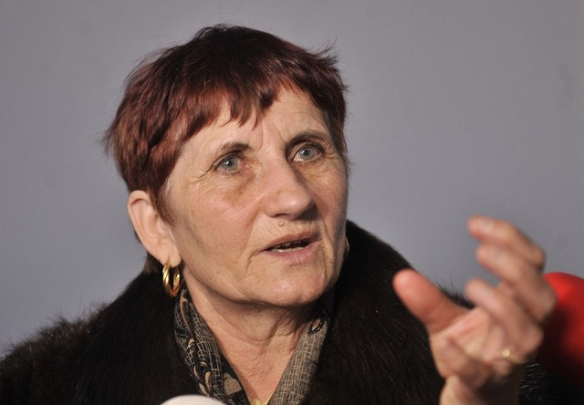 Mama Elodiei nu și-a mai văzut nepotul de ani buni: ”Poate cândva va veni și la noi, la mormântul mamei lui...”