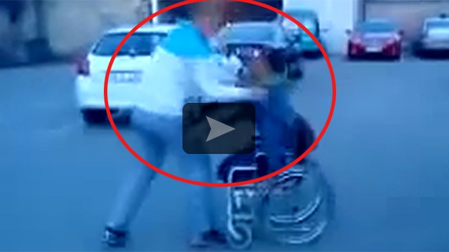 VIDEO Ce s-a intamplat la cateva momente dupa ce acest tanar in scaun cu rotile a fost trantit la pamant: "Este incredibil"