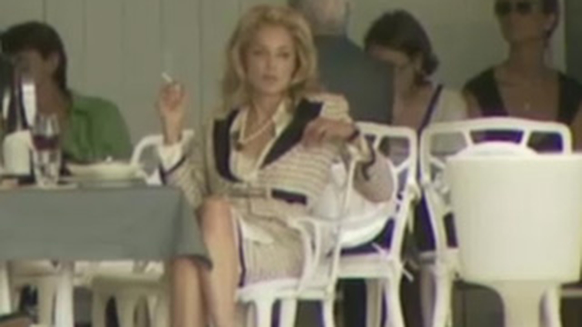 VIDEO Filmarile la pelicula in care joaca Sharon Stone au fost intrerupte din prima zi in Romania! Actrita a avut nevoie de ingrijiri medicale!