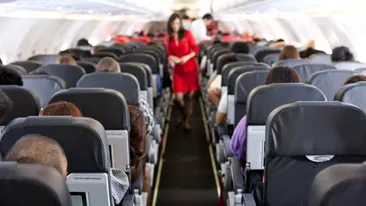 Un turist a murit, după ce a luat droguri la bordul unui avion