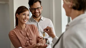 Ce a pățit o nemțoaică, după ce și-a închiriat apartamentul unui cuplu de români. Ce i-au făcut Ionel și Florentina