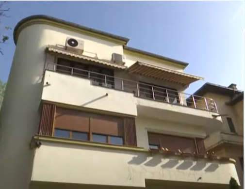 Cum arată apartamentul de 200 mp în care locuiește Regina Întunericului? Imagini rare din casa Gabrielei Lucuțar