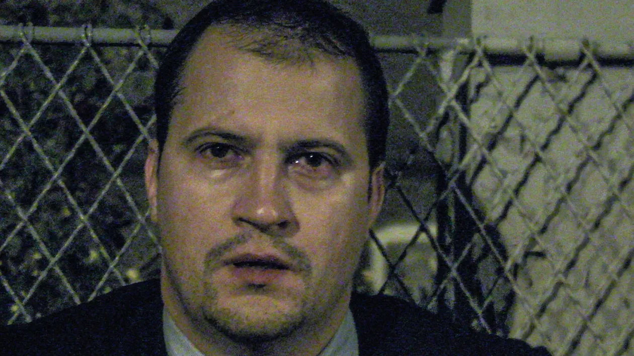 Serban Huidu primeste cea mai grea lovitura! Tatal vedetei a fost taiat pe fata in plina strada si dus de urgenta la spital!