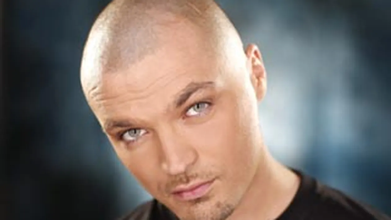 Credeai ca ii place doar sus pe bar, seara de seara in club? Nu o sa ghicesti cum se relaxeaza Puya in timpul liber si ce crede despre telefoanele mobile!