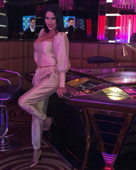 Daniela Crudu s-a tatuat! Vezi ce parte a corpului a ales vedeta pentru tatuaj