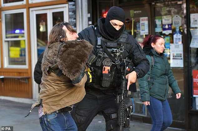 Atac în Londra! Sunt cel puțin cinci răniți