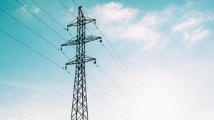 Preț record la energia electrică în România. Importurile scumpe pot aduce facturi mai mari